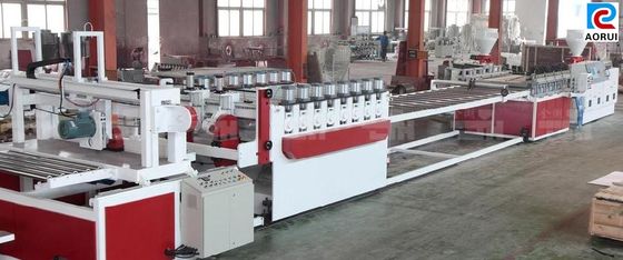 Kitchen Cabinets Furniture WPC Board Production Line Output 340 - 380 kg/H
