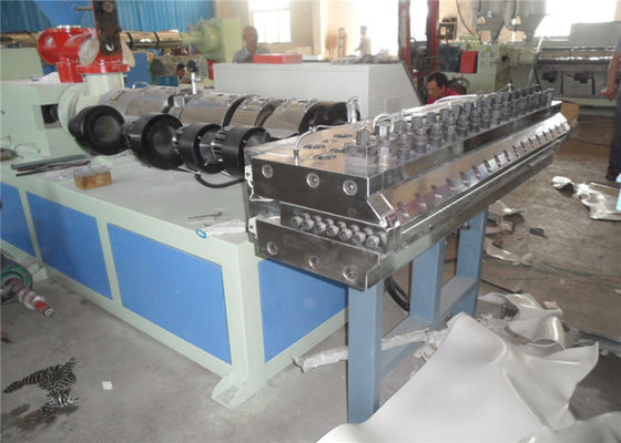 Good price WPC Board Production Line With Twin-Screw Extruder / T-Die Head And Downstream Equipments online