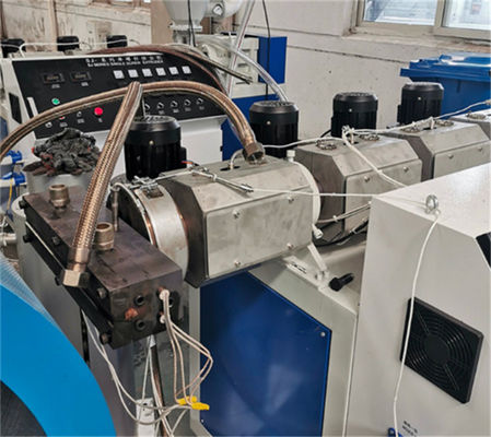 Good price Horizontal Pp Melt Blown Machine Non Woven Fabric Extrusion Equipment online